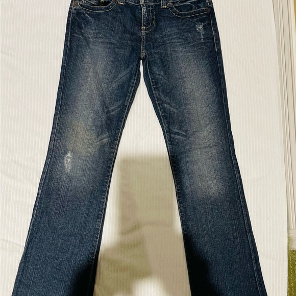 Guess sz 28 daredevil boot cut low rise approx 8 - 8.5 inches - Picture 2 of 13
